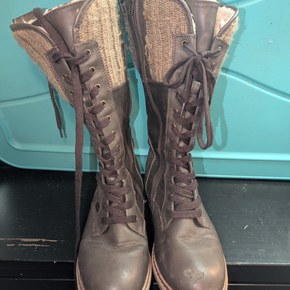 Brown Lace-Up Boots